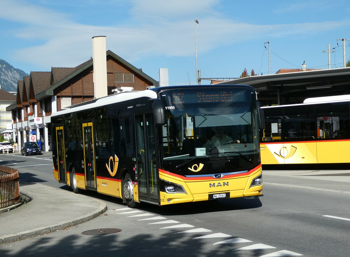 (255'683) - PostAuto Zentralschweiz - Nr. 512/NW 25'361/PID 11'905 - MAN am 29. September 2023 beim Bahnhof Sarnen