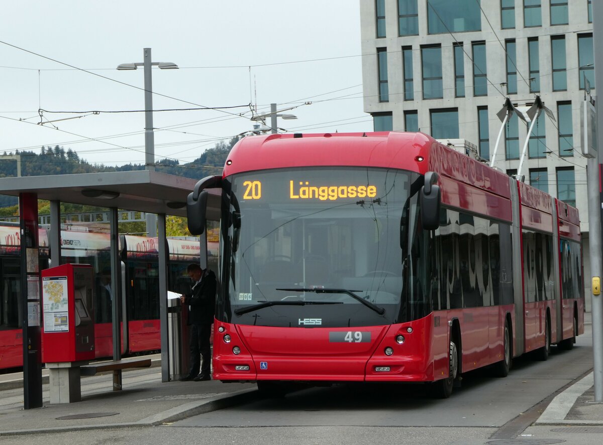 (256'428) - Bernmobil, Bern - Nr. 49 - Hess/Hess Doppelgelenktrolleybus am 26. Oktober 2023 beim Bahnhof Bern Wankdorf