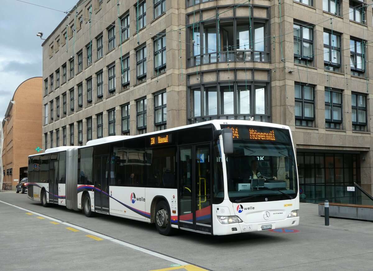 (256'733) - Twerenbold, Baden - Nr. 16/AG 393'128/PID 5704 - Mercedes am 6. November 2023 beim Bahnhof Baden 