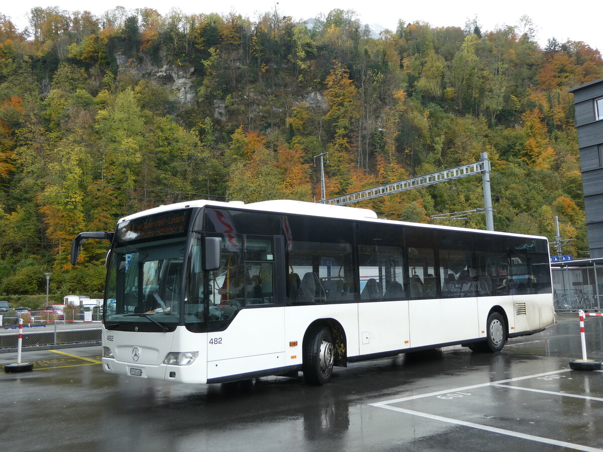 (256'841) - Intertours, Domdidier - Nr. 482/FR 300'482 - Mercedes (ex PostAuto Bern Nr. 9/PID 4560; ex Klopfstein, Laupten Nr. 9) am 10. November 2023 beim Bahnhof Giswil