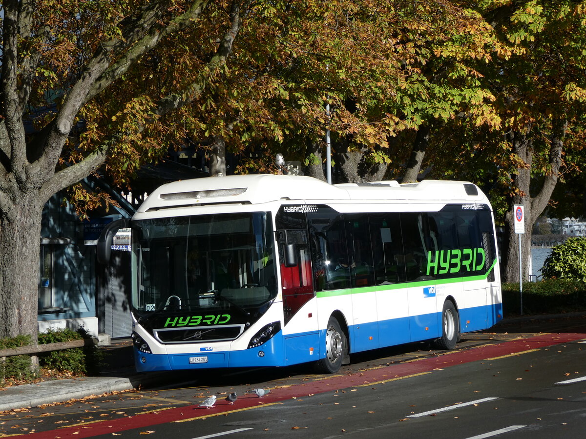 (256'873) - VBL Luzern - Nr. 54/LU 287'201 - Volvo am 10. November 2023 beim Bahnhof Luzern