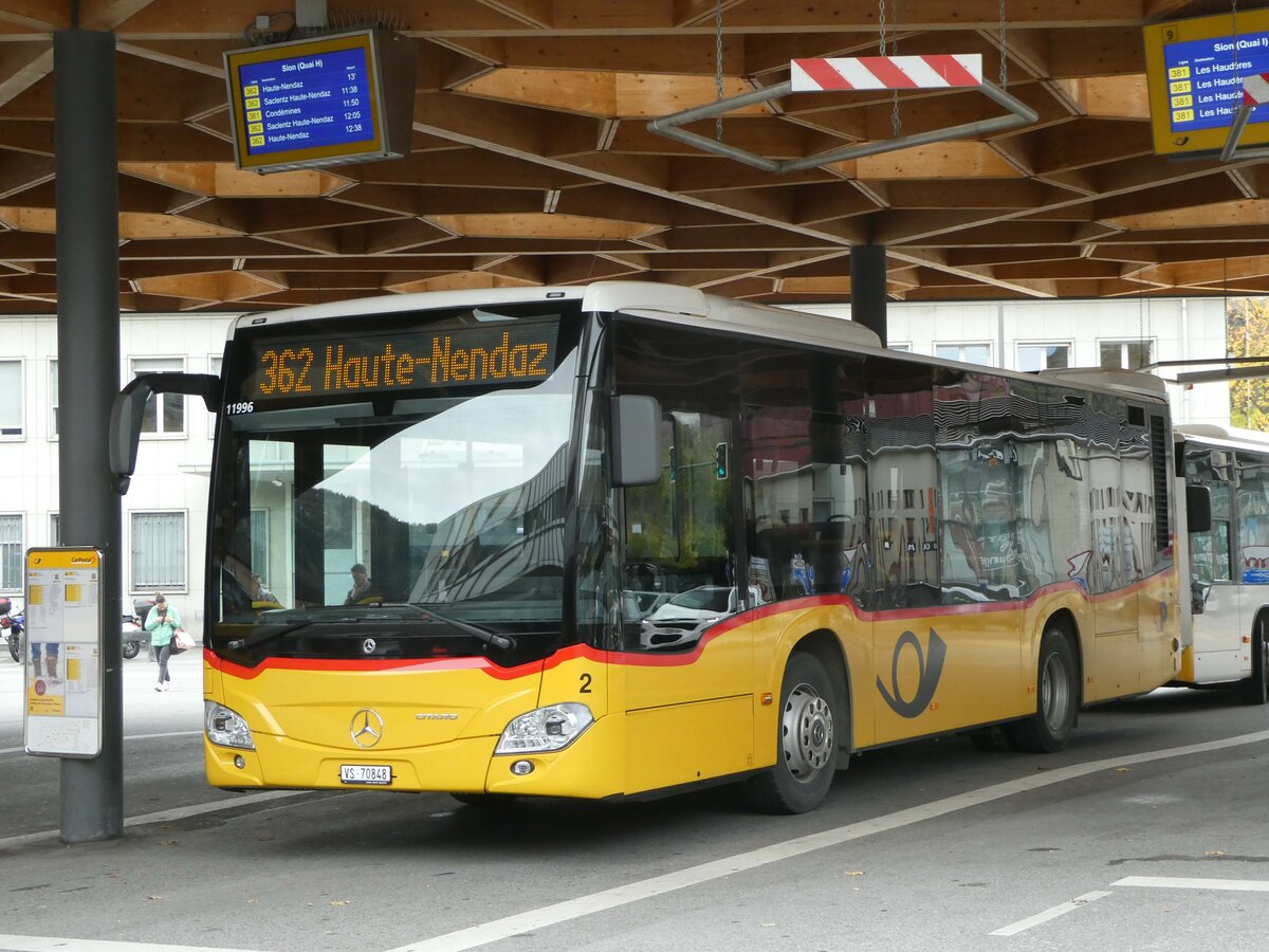 (257'022) - Lathion, Sion - Nr. 2/VS 70'848/PID 11'996 - Mercedes am 16. November 2023 beim Bahnhof Sion