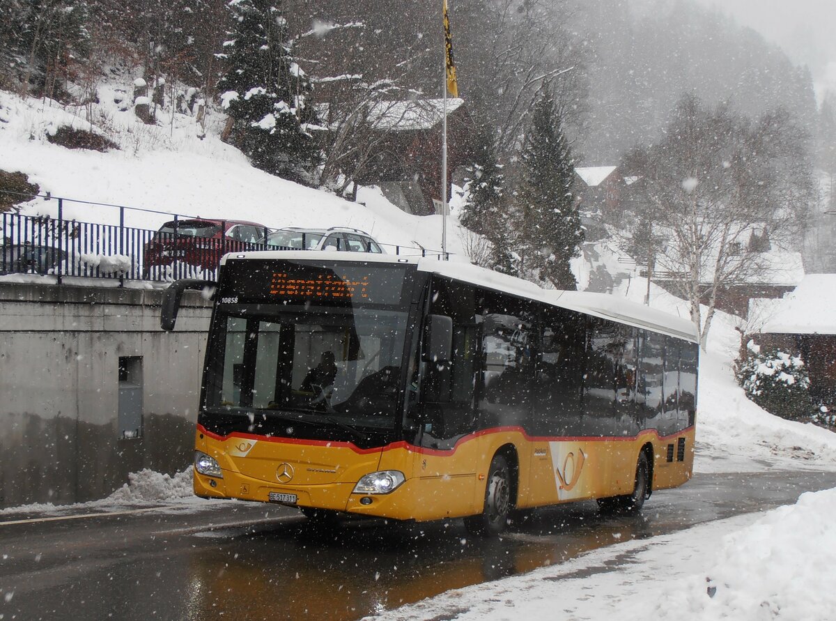 (257'460) - Flck, Brienz - Nr. 4/BE 517'311/PID 10'858 - Mercedes am 5. Dezember 2023 in Reuti-Hasliberg, Dorf