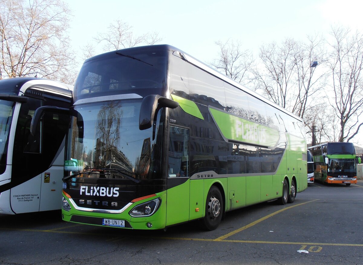 (258'030) - Aus Polen: ??? - W8 UNI 2 - Setra am 30. Dezember 2023 in Zrich, Sihlquai