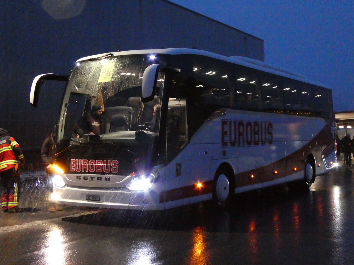 (258'134) - Knecht, Windisch - Nr. 45/AG 6019 - Setra am 6. Januar 2024 beim Bahnhof Frutigen