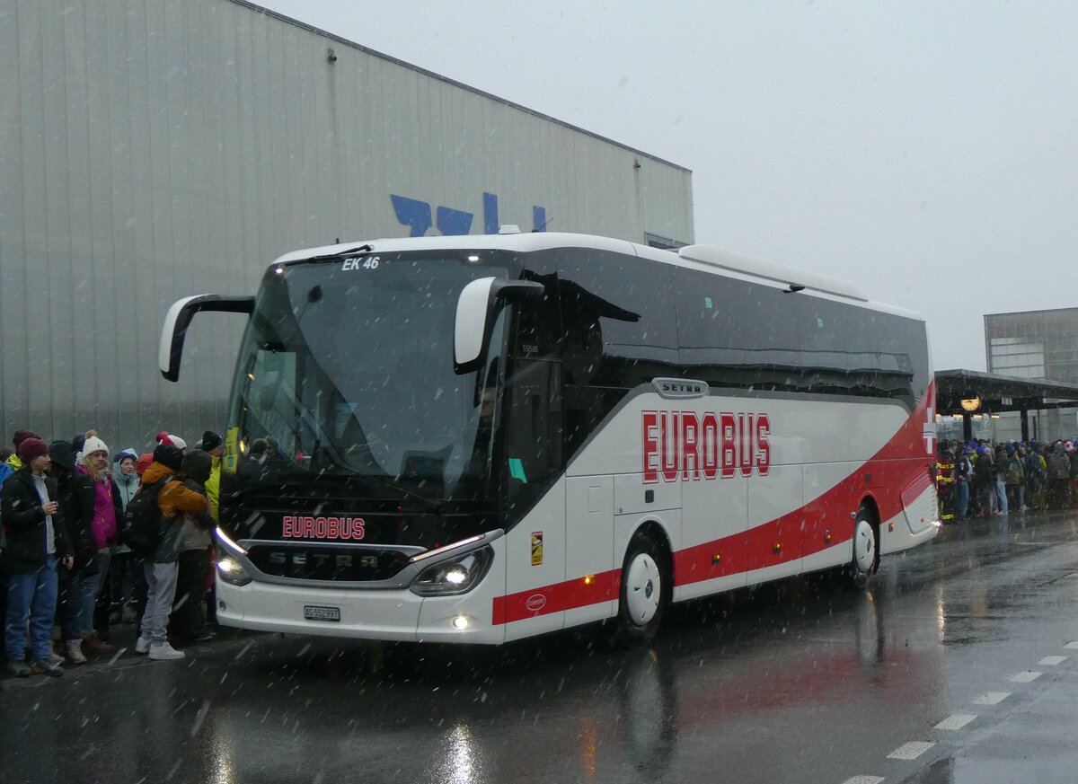 (258'191) - Knecht, Windisch - Nr. 46/AG 552'997 - Setra am 6. Januar 2024 beim Bahnhof Frutigen