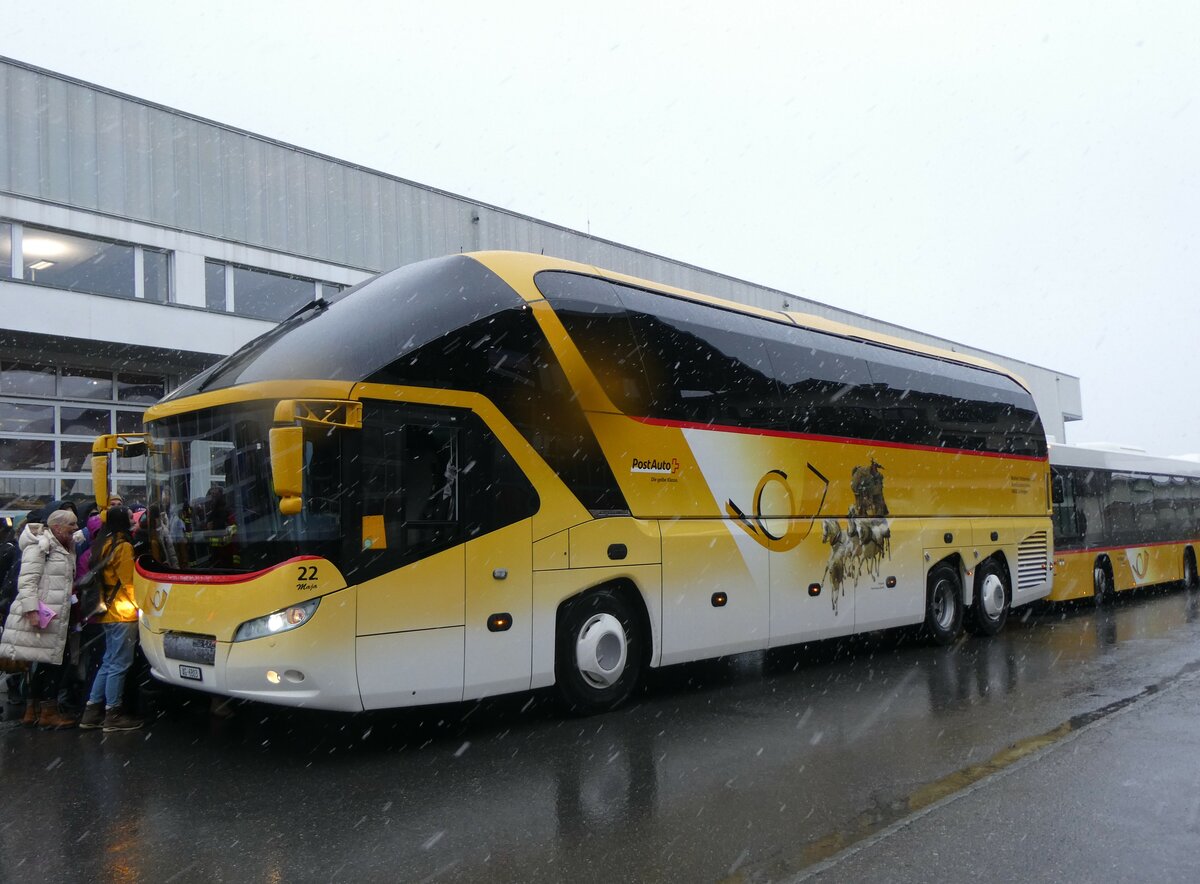 (258'223) - Tschannen, Zofingen - Nr. 22/AG 6803/PID 4706 - Neoplan (ex PostAuto Graubnden) am 6. Januar 2024 beim Bahnhof Frutigen