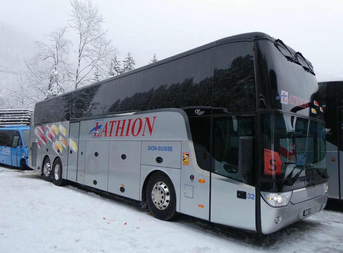 (258'425) - Lathion, Sion - Nr. 32/VS 12'892 - Van Hool am 6. Januar 2024 in Adelboden, ASB