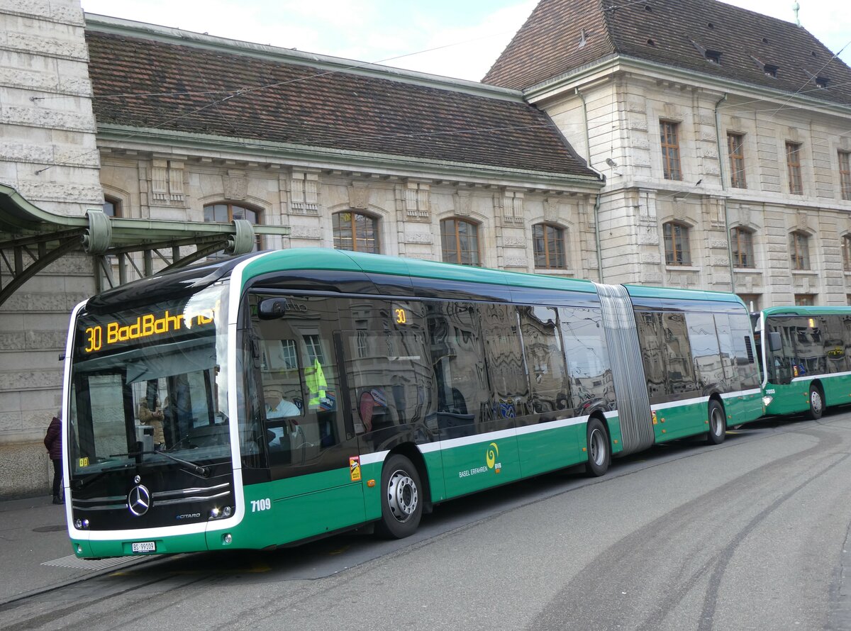 (259'015) - BVB Basel - Nr. 7109/BS 99'109 - eMercedes am 30. Januar 2024 beim Bahnhof Basel