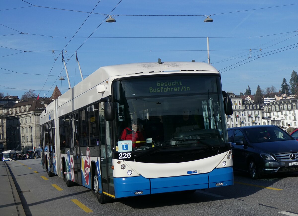 (259'181) - VBL Luzern - Nr. 226 - Hess/Hess Gelenktrolleybus am 6. Februar 2024 in Luzern, Bahnhofbrcke