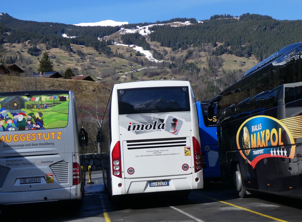 (260'497) - Aus Italien: Imola, Pofi - GJ-624 TK - Volvo am 19. Mrz 2024 in Grindelwald, Grund