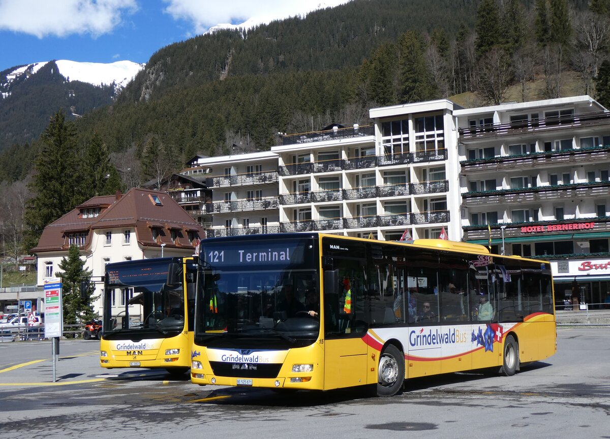 (260'516) - GrindelwaldBus, Grindelwald - Nr. 15/BE 525'871 - MAN am 19. Mrz 2024 beim Bahnhof Grindelwald