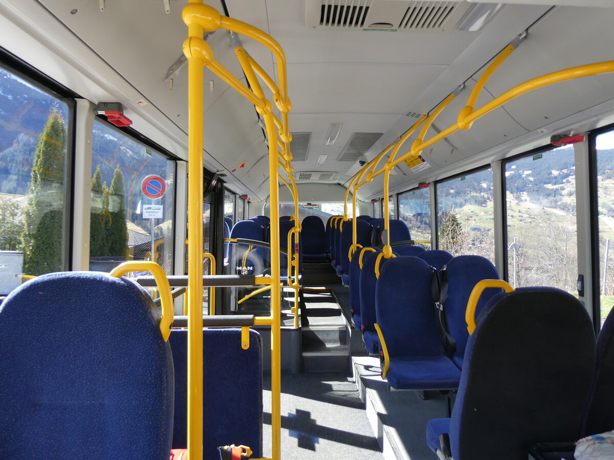 (260'523) - GrindelwaldBus, Grindelwald - Nr. 17/BE 72'444 - MAN/Gppel (ex STI Thun Nr. 133) am 19. Mrz 2024 beim Bahnhof Grindelwald (Innenaufnahme)