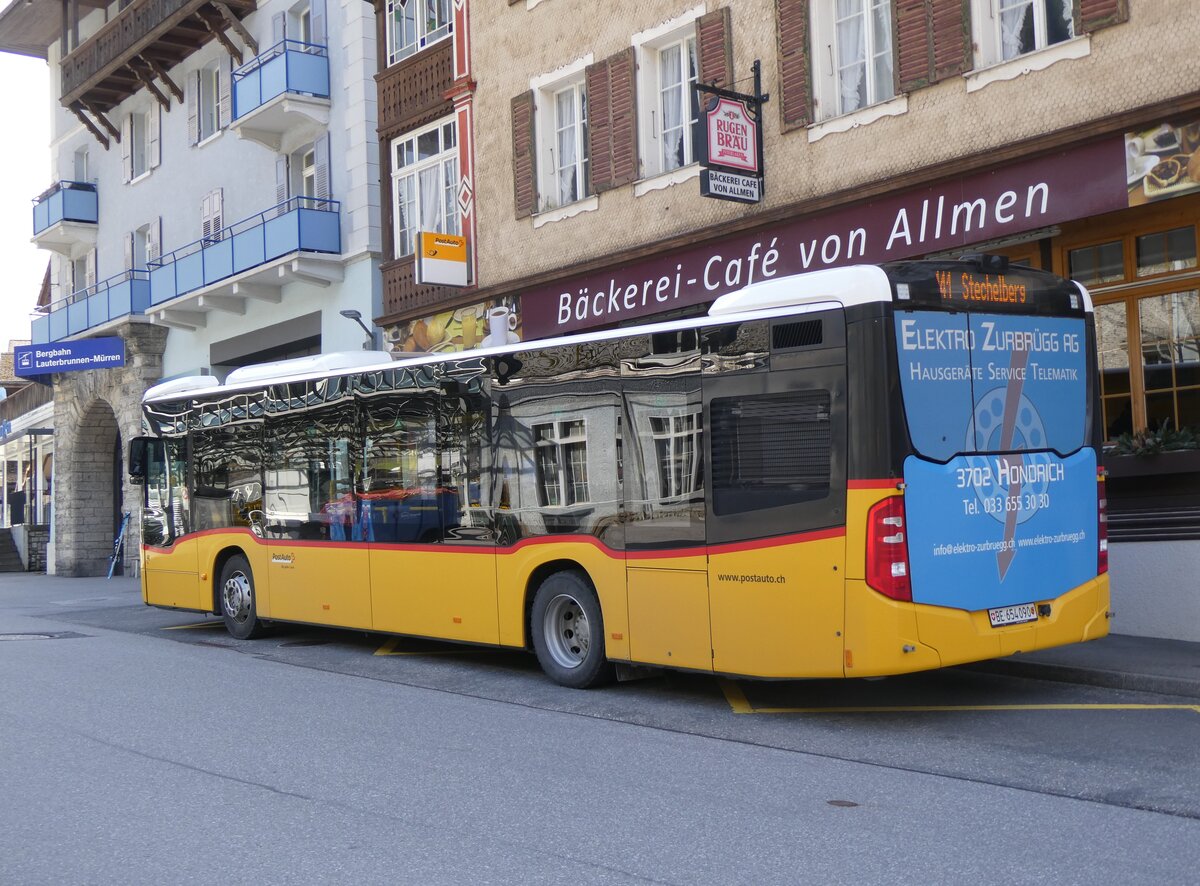 (260'570) - PostAuto Bern - BE 654'090/PID 11'402 - Mercedes am 19. Mrz 2024 beim Bahnhof Lauterbrunnen