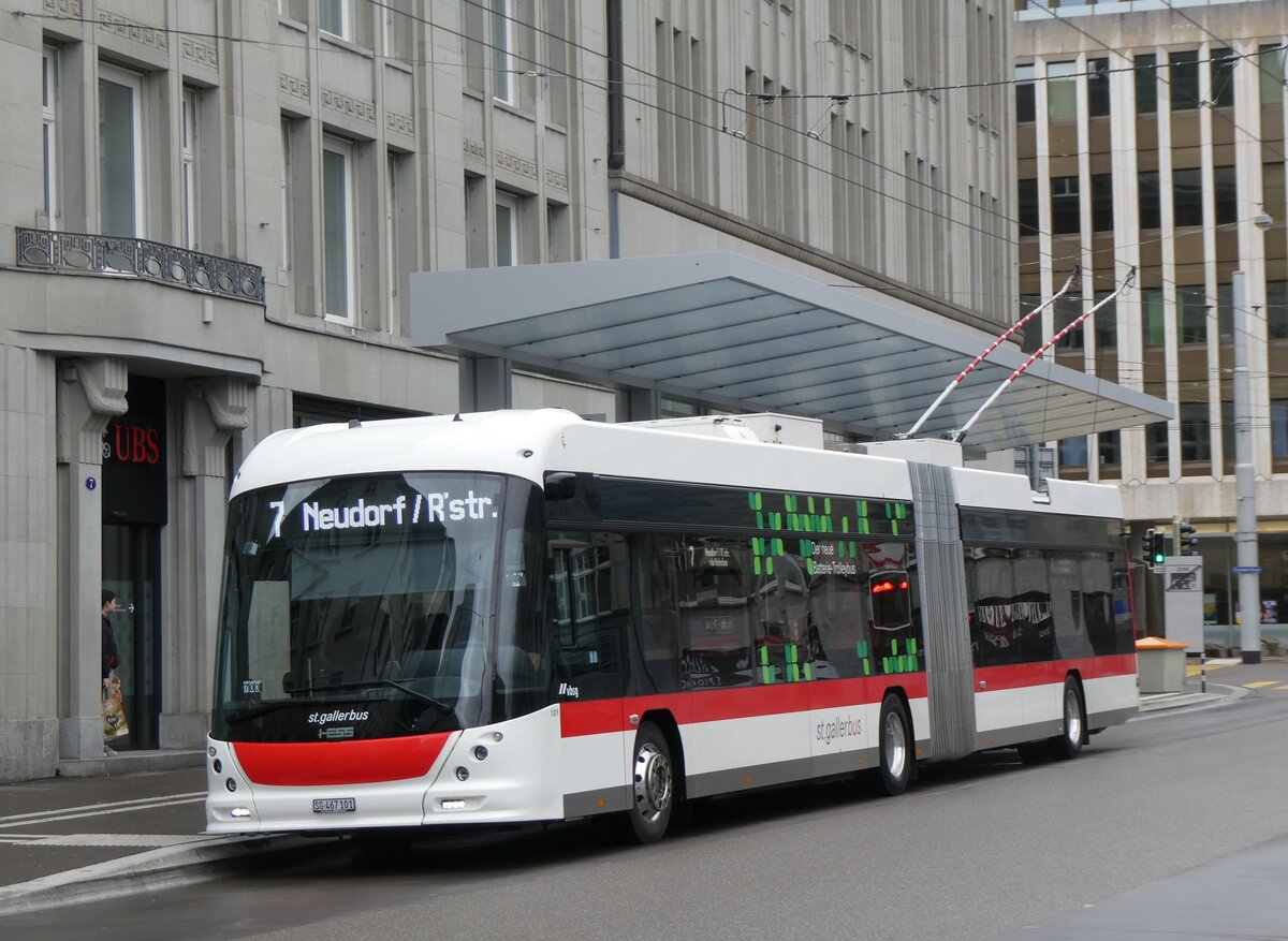 (260'916) - St. Gallerbus, St. Gallen - Nr. 101/SG 467'101 - Hess/Hess Gelenktrolleybus am 1. April 2024 beim Bahnhof St. Gallen