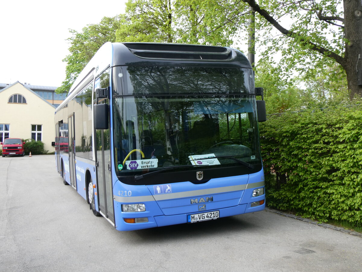 (261'249) - MVG Mnchen (OCM) - Nr. 4210/M-VG 4210 - MAN am 13. April 2024 in Mnchen, MVG-Museum 