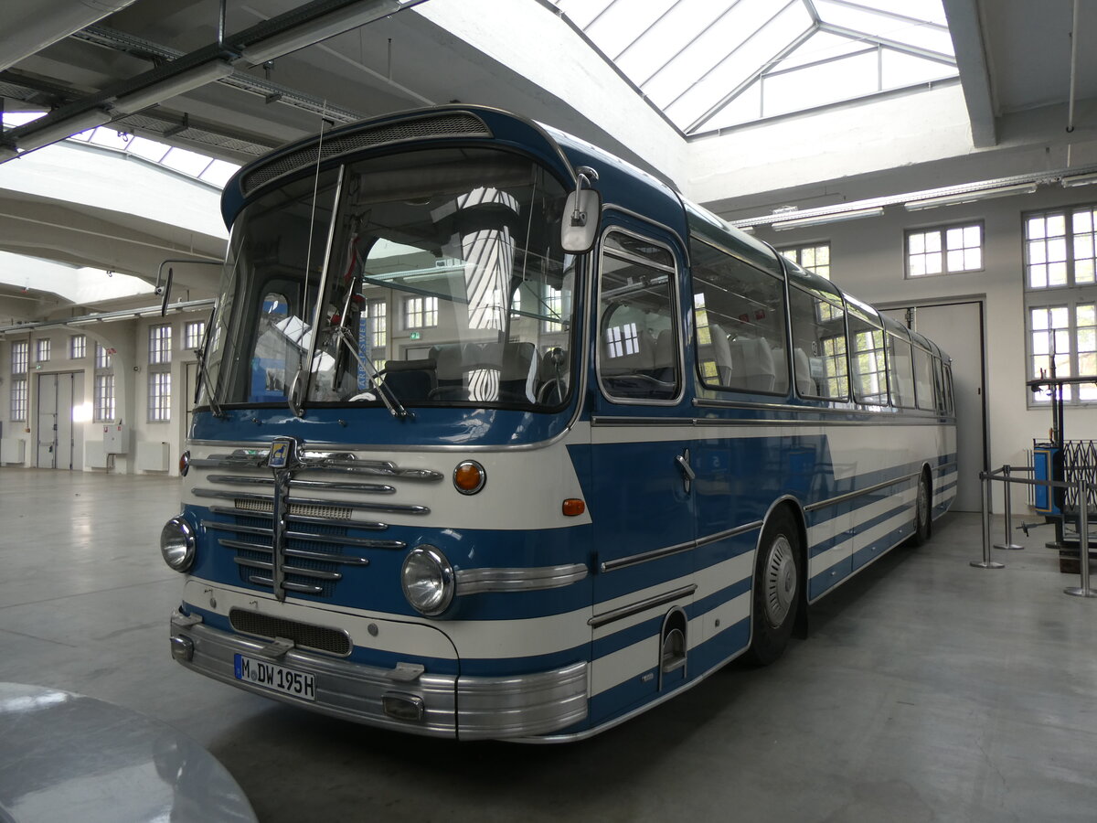 (261'273) - OCM, Mnchen - Nr. 9/M-DW 195H - Bssing/Emmelmann (ex Kriner, Krn) am 13. April 2024 in Mnchen, MVG-Museum