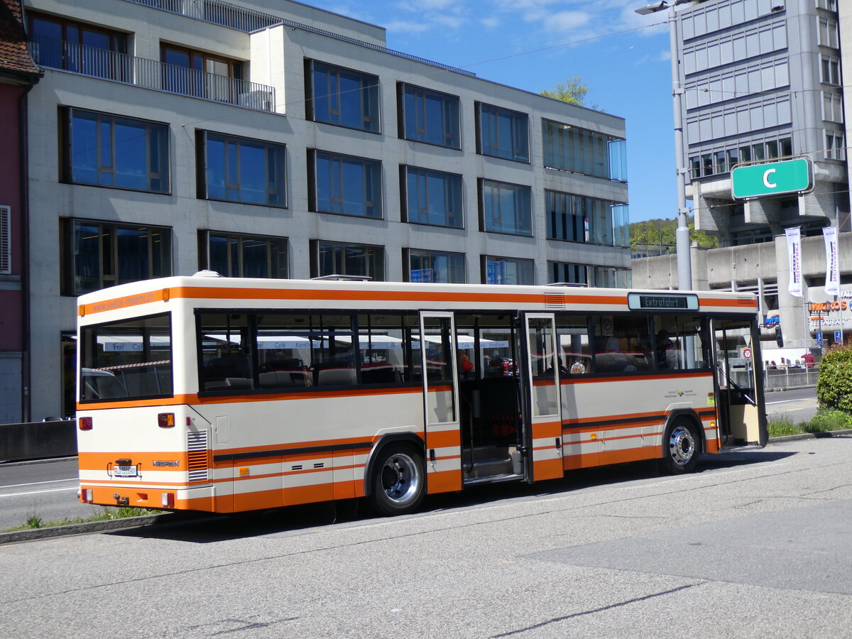 (261'766) - BSF Hochdorf - Nr. 11/LU 151'690 - Neoplan (ex Mder, Schwanden) am 27. April 2024 beim Bahnhof Brugg