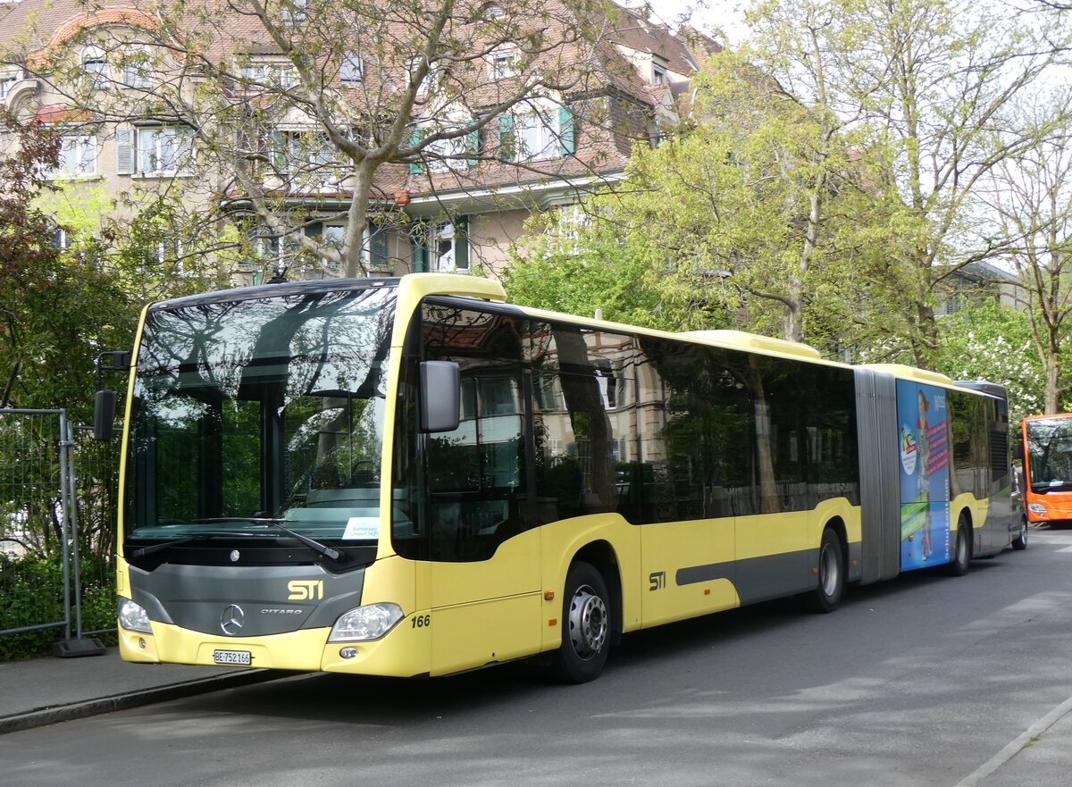 (261'842) - STI Thun - Nr. 166/BE 752'166 - Mercedes am 29. April 2024 beim Bahnhof Thun (Kante X)