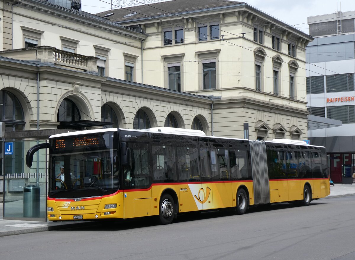 (262'101) - Moser, Flaach - Nr. 325/ZH 696'863/PID 10'567 - MAN am 4. Mai 2024 beim Hauptbahnhof Winterthur