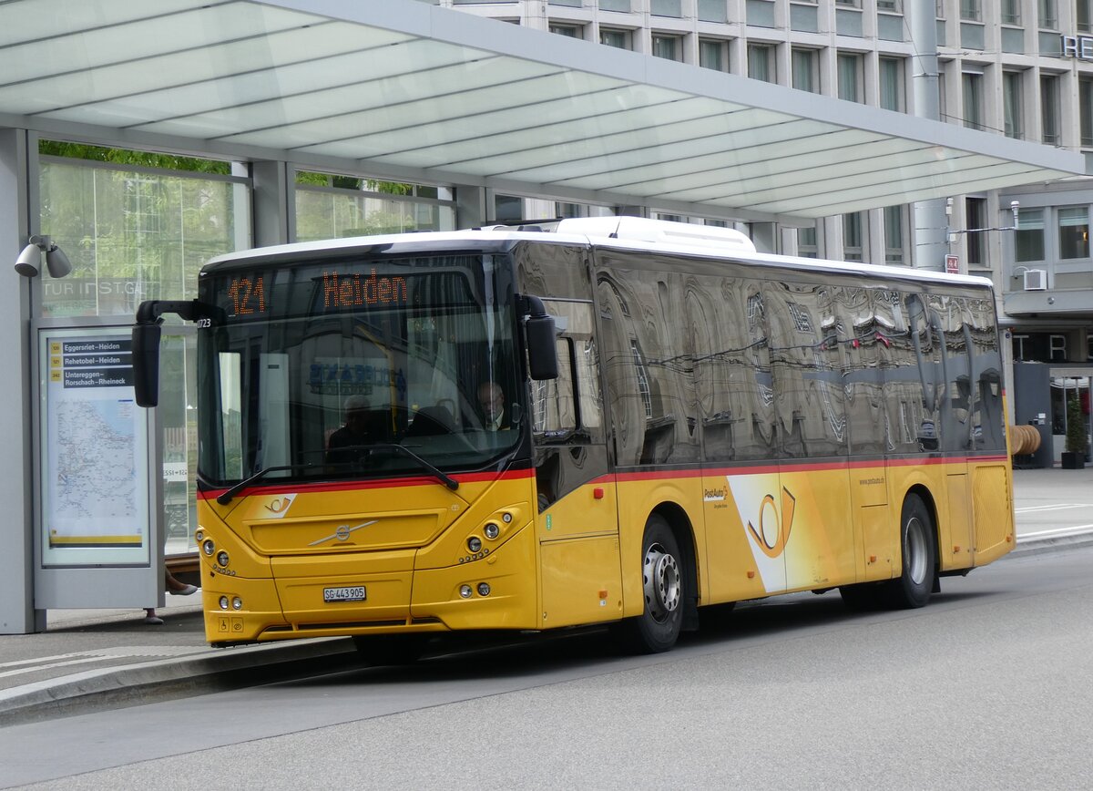 (262'776) - PostAuto Ostschweiz - SG 443'905/PID 10'723 - Volvo am 24. Mai 2024 beim Bahnhof St. Gallen