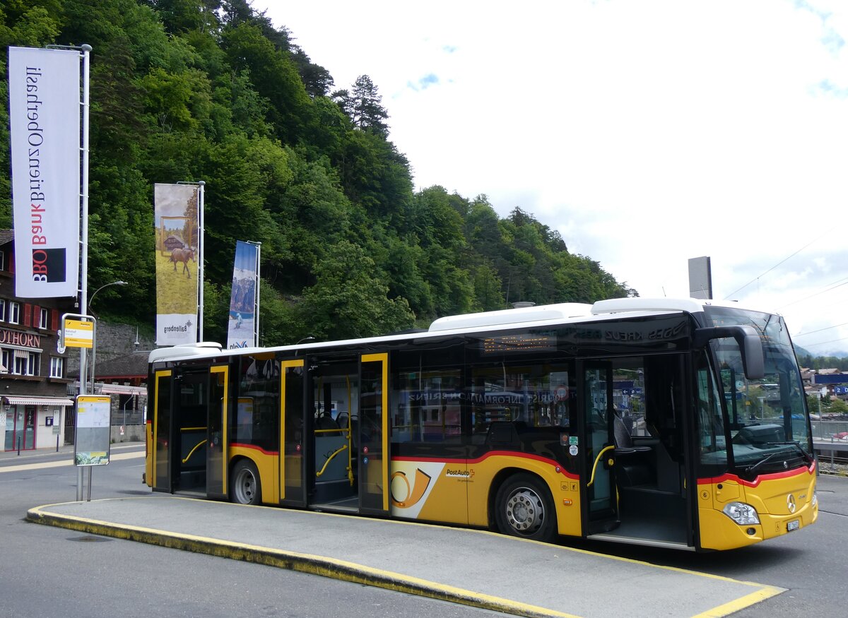 (263'233) - Flck, Brienz - Nr. 6/BE 26'631/PID 11'683 - Mercedes (ex PostAuto Bern) am 28. Mai 2024 beim Bahnhof Brienz