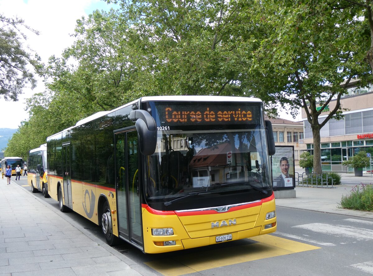 (263'740) - CarPostal Ouest - VD 606'116/PID 10'261 - MAN (ex JU 51'279; ex Nr. 13) am 16. Juni 2024 beim Bahnhof Yverdon