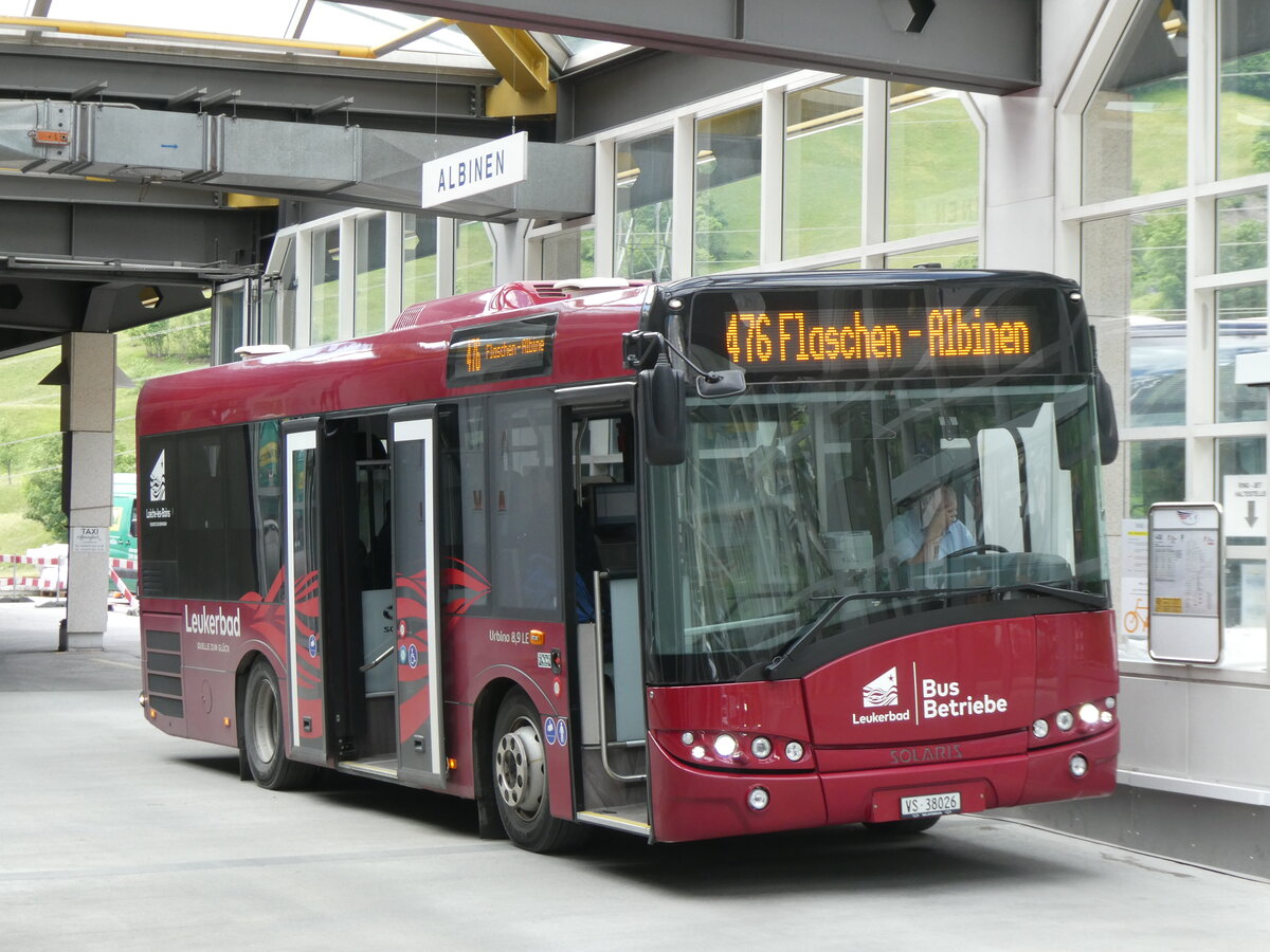 (264'010) - LBB Susten - Nr. 26/VS 38'026 - Solaris am 24. Juni 2024 in Leukerbad, Busbahnhof