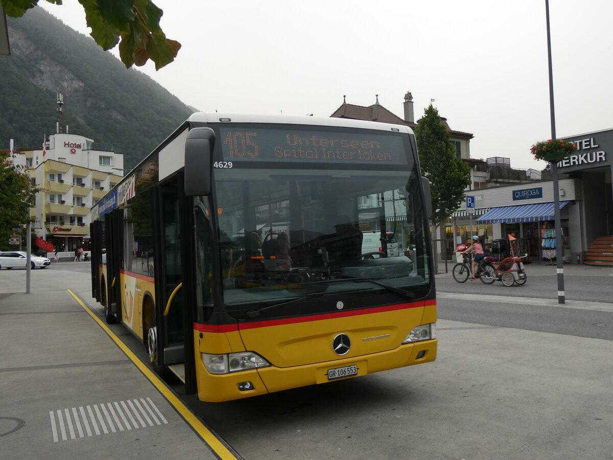 (264'210) - PostAuto Graubnden - GR 106'553/PID 4629 - Mercedes (ex PostAuto Nordschweiz) am 29. Juni 2024 beim Bahnhof Interlaken West