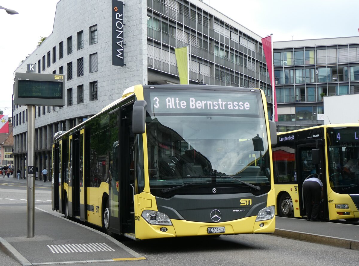 (264'813) - STI Thun - Nr. 502/BE 809'502 - Mercedes am 15. Juli 2024 beim Bahnhof Thun