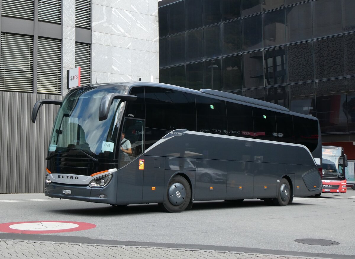 (265'387) - Interbus, Kerzers - FR 300'701 - Setra am 3. August 2024 beim Bahnhof Visp