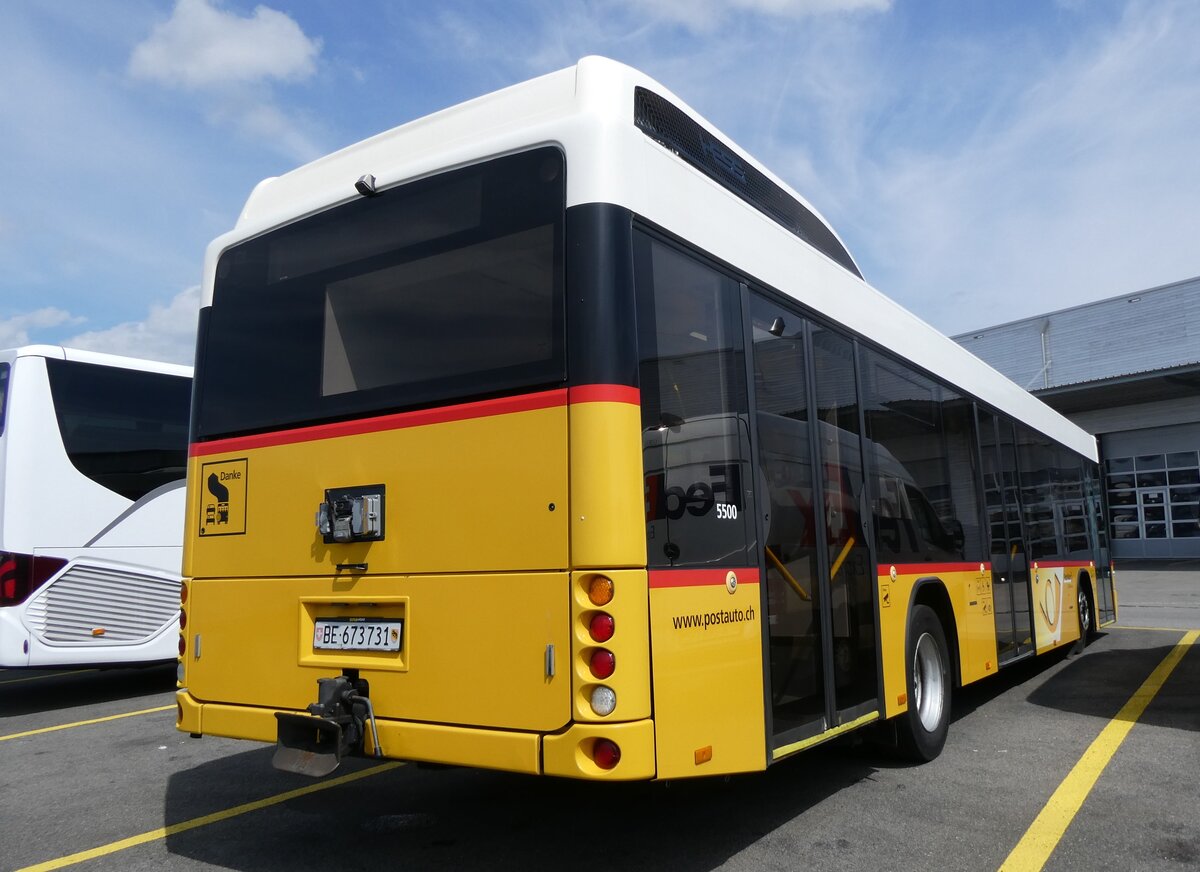 (265'420) - PostAuto Bern - Nr. 10/BE 673'731/PID 5500 - Hess (ex Klopfstein, Laupen Nr. 10) am 4. August 2024 in Kerzers, Interbus