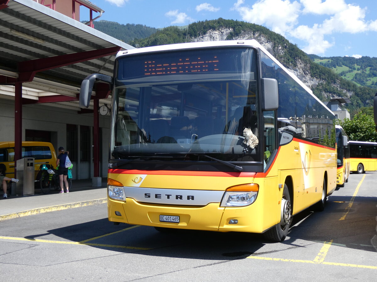 (265'608) - PostAuto Bern - BE 401'465/PID 4715 - Setra (ex AVG Meiringen Nr. 65) am 13. August 2024 in Meiringen, Postautostation