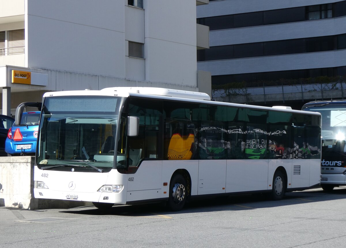 (265'674) - Intertours, Domdidier - Nr. 482/FR 300'482 - Mercedes (ex PostAuto Bern Nr. 9/PID 4560; ex Klopfstein, Laupen Nr. 9) am 16. August 2024 beim Bahnhof Visp 