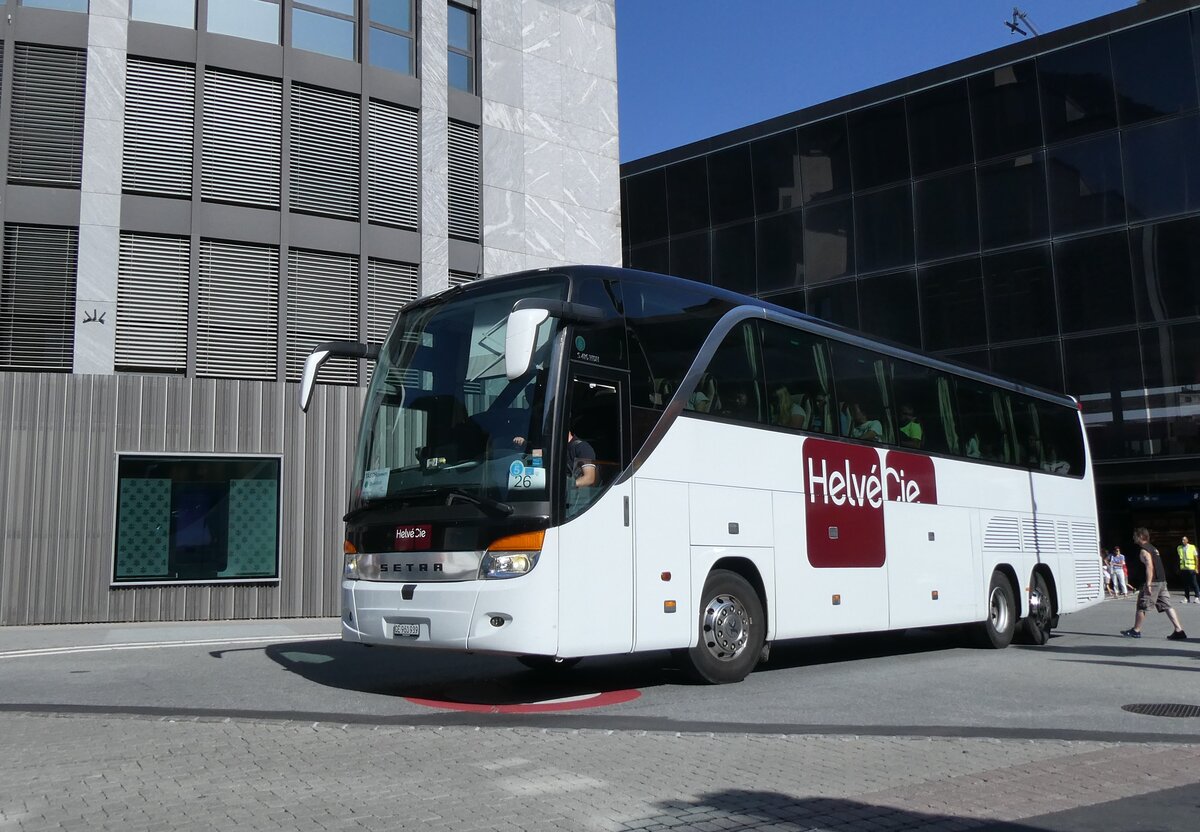 (265'684) - HelvCie, Satigny - Nr. 20'029/GE 960'939 - Setra am 16. August 2024 beim Bahnhof Visp