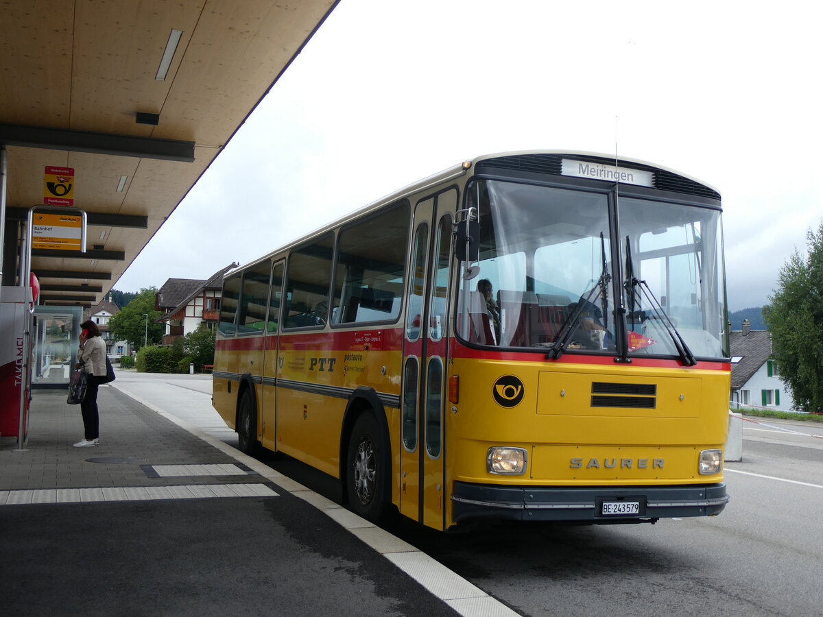 (265'921) - Krummenacher, Zillis - Nr. 74/BE 243'579 - Saurer/R&J (ex AVG Meiringen Nr. 74/PID 10'683; ex PostAuto Berner Oberland; ex P 24'357) am 18. August 2024 beim Bahnhof Biglen