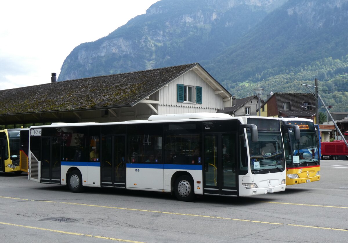 (266'002) - Welti-Furrer, Bassersdorf - Nr. 41/ZH 956'524 - Mercedes am 19. August 2024 beim Bahnhof Meiringen