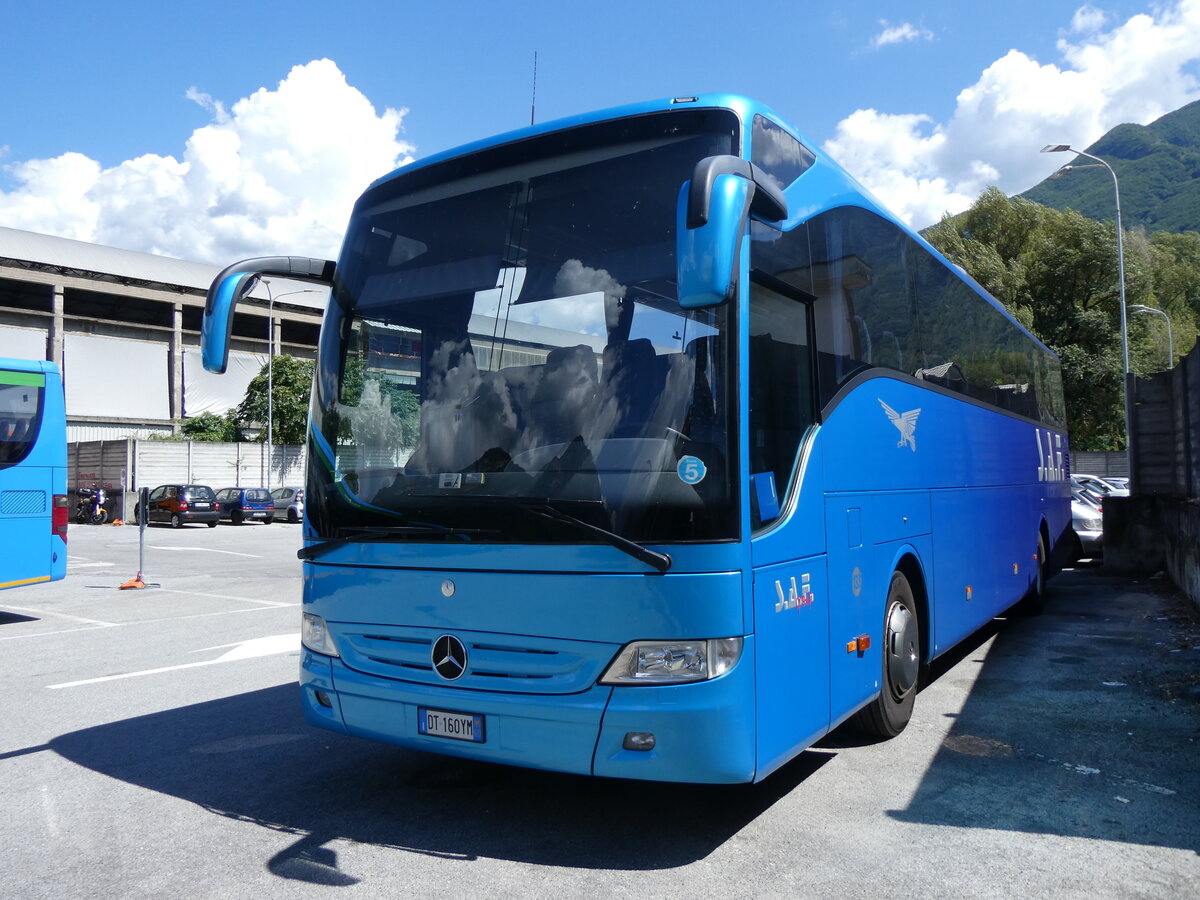 (266'069) - S.A.F., Cressa Arona - Nr. 133/DT-160 YM - Mercedes am 20. August 2024 beim Bahnhof Domodossola