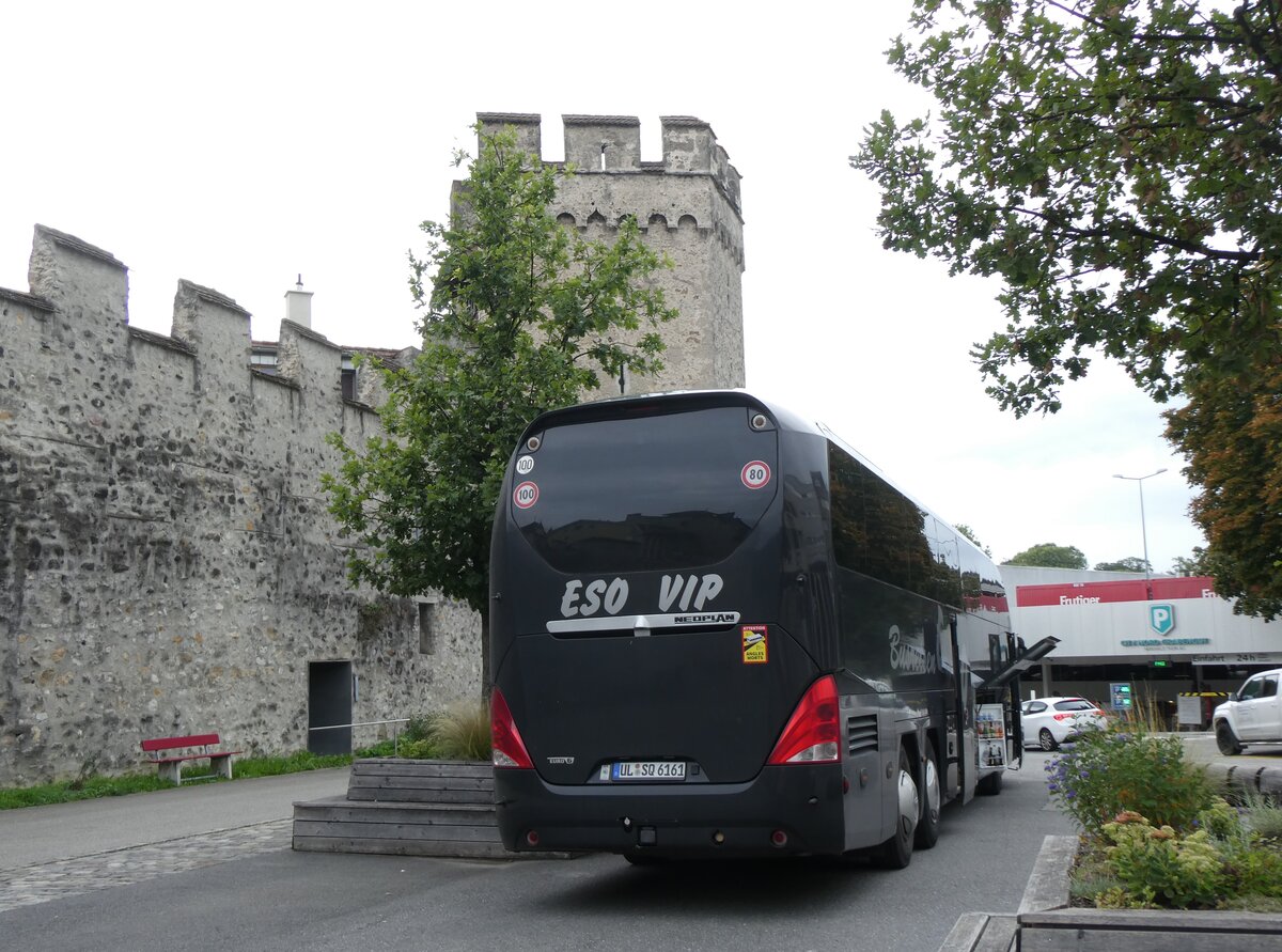 (266'936) - Aus Deutschland: ESO VIP, Blaustein - UL-SQ 6161 - Neoplan am 11. September 2024 in Thun, Berntorplatz