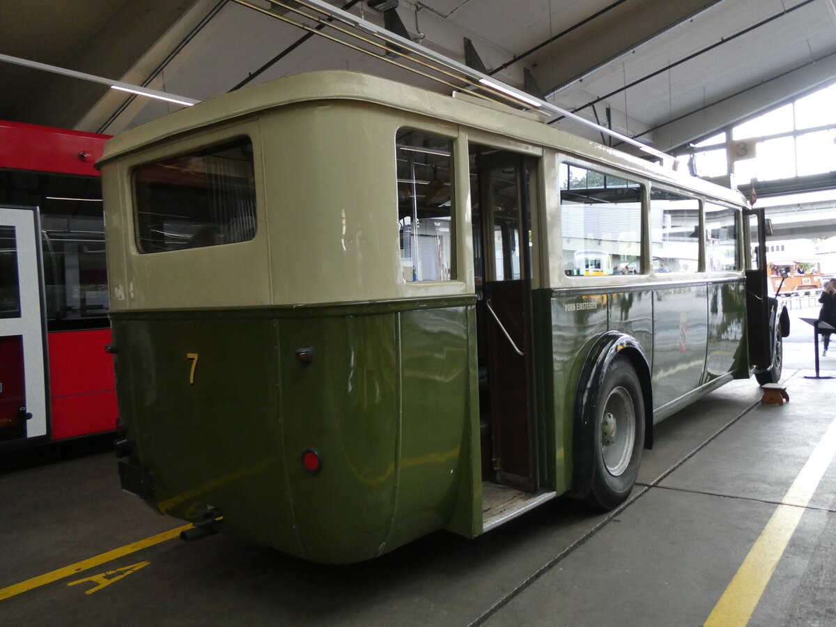 (266'976) - SVB Bern (Bernmobil historique) - Nr. 7 - Saurer/R&Str. am 14. September 2024 in Bern, Garage Europapark