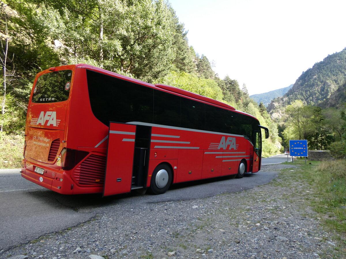 (267'129) - Aus der Schweiz: AFA Adelboden - Nr. 15/BE 26'702 - Setra am 17. September 2024 an der Grenze Spanien/Andorra bei Os de Civis und bei Prats Gavatx