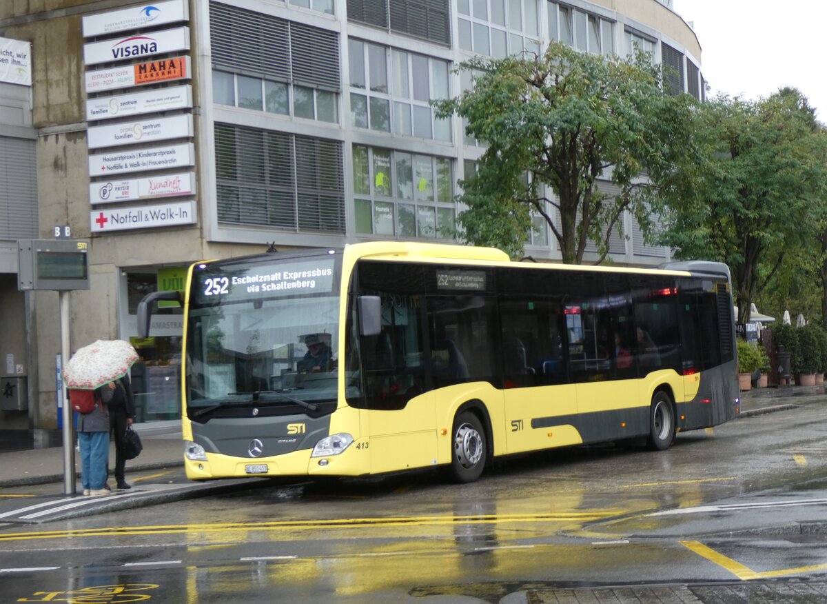 (267'592) - STI Thun - Nr. 413/BE 851'413 - Mercedes am 28. September 2024 beim Bahnhof Thun