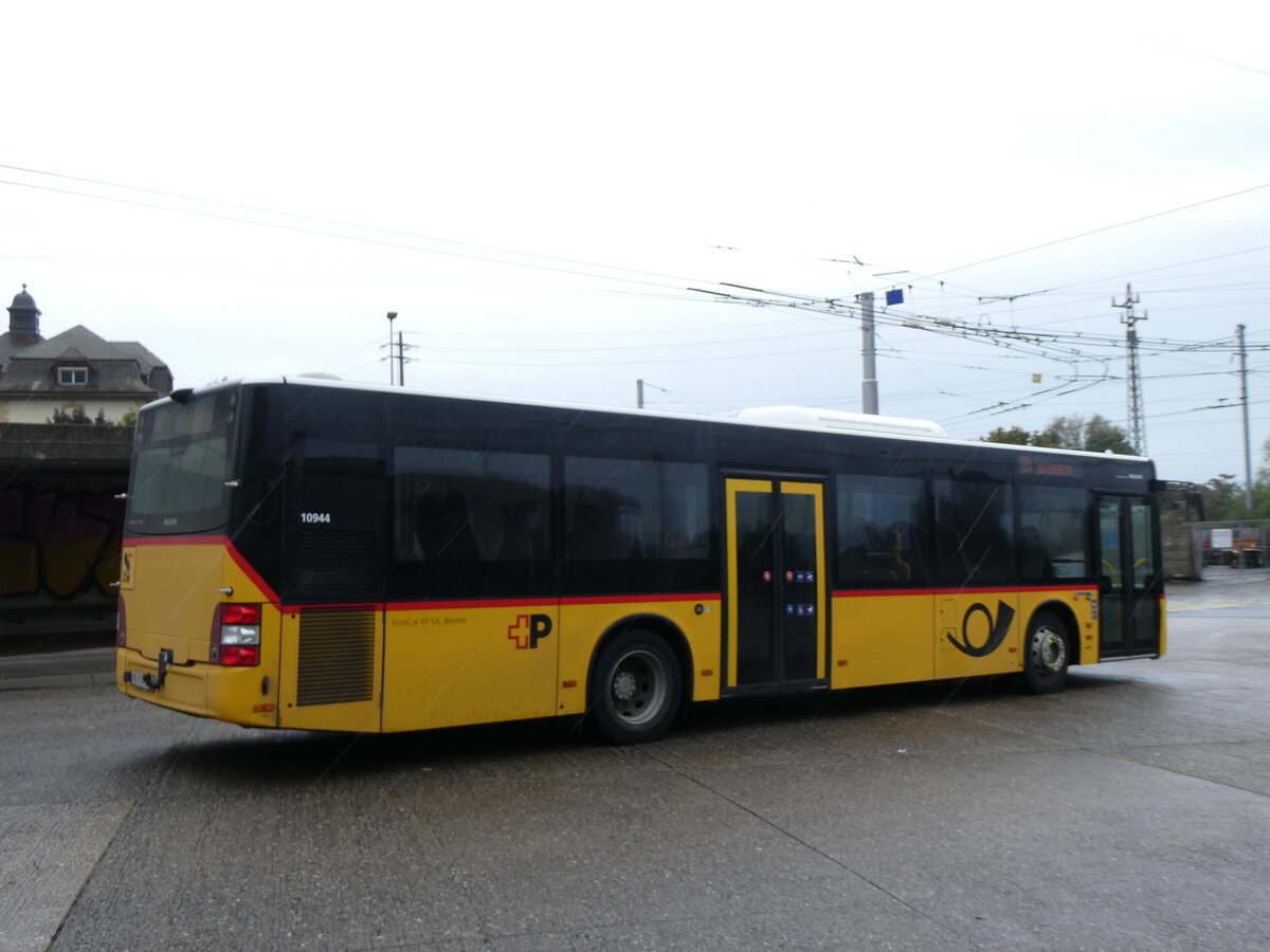 (267'623) - Funi-Car, Biel - Nr. 19/BE 610'619/PID 10'944 - MAN am 1. Oktober 2024 in St-Blaise, Centre