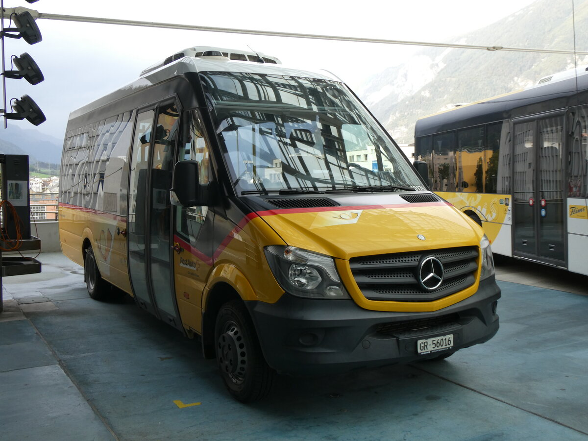 (267'846) - PostAuto Graubnden - GR 56'016/PID 10'176 - Mercedes am 8. Oktober 2024 in Chur, Postautostation