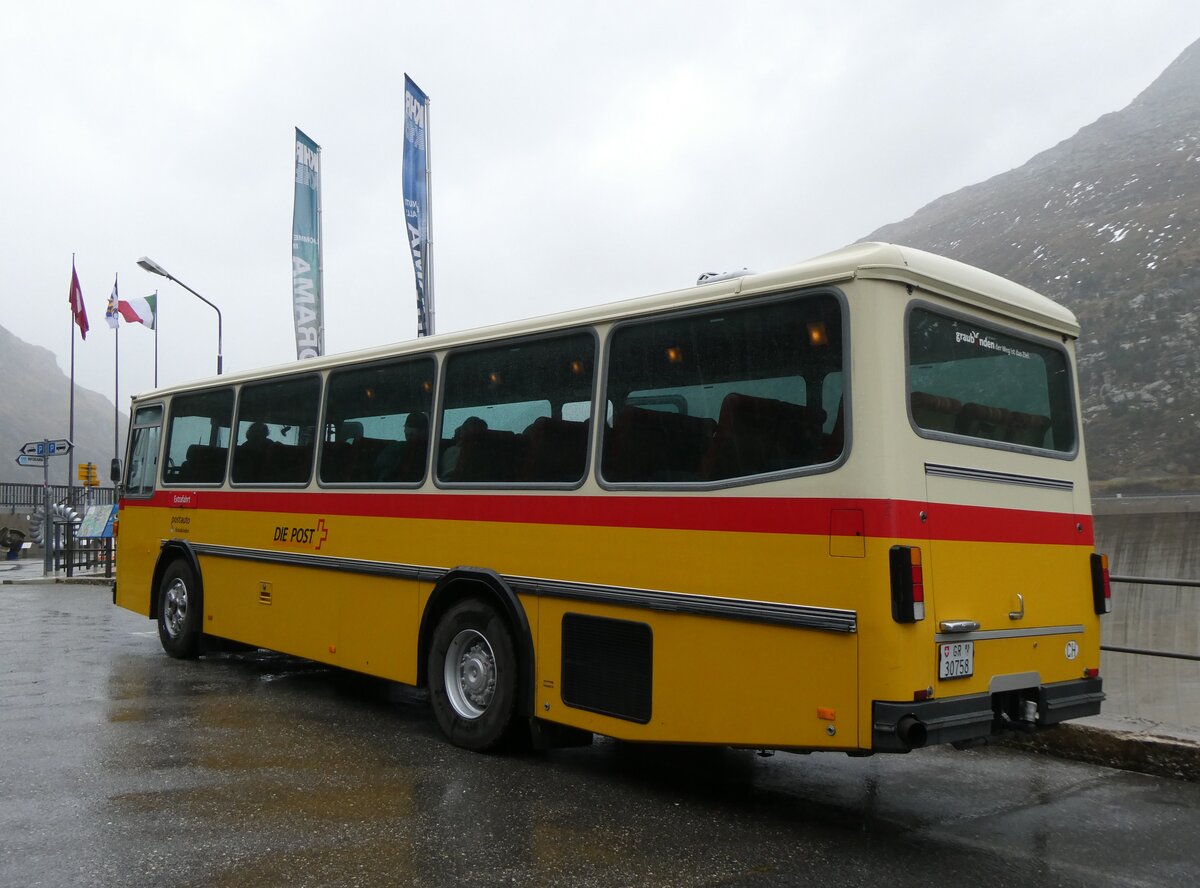 (267'889) - Ltscher, Haldenstein - GR 30'758 - Saurer/R&J (ex Dornbierer, Thal; ex FRAM Drachten/NL Nr. 24; ex PostAuto Graubnden PID 2870; ex P 24'367) am 8. Oktober 2024 in Ferrera, Lago di Lei