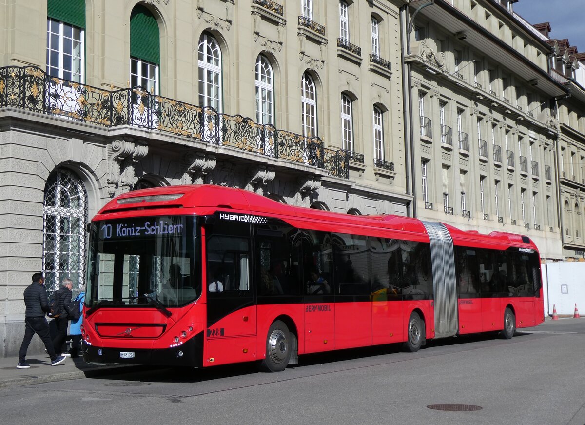 (272'858) - Bernmobil, Bern - Nr. 228/BE 881'228 - Volvo am 13. Mrz 2025 in Bern, Bundesplatz