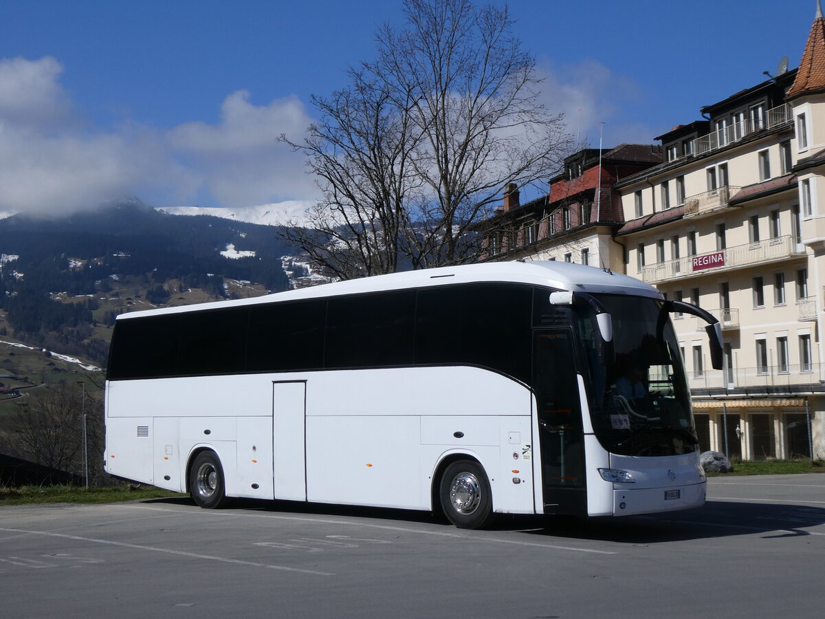 (273'255) - Aus Italien: ??? - FD-854 JK - Irisbus am 28. Mrz 2025 beim Bahnhof Grindelwald