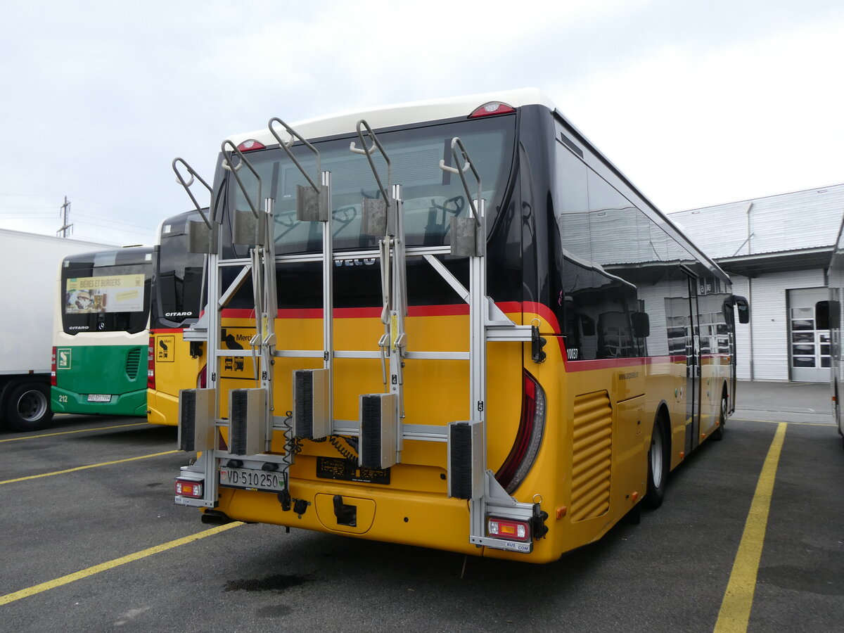 (273'922) - CarPostal Ouest - VD 510'250/PID 10'037 - Iveco (ex Faucherre, Moudon) am 12. April 2025 in Kerzers, Interbus