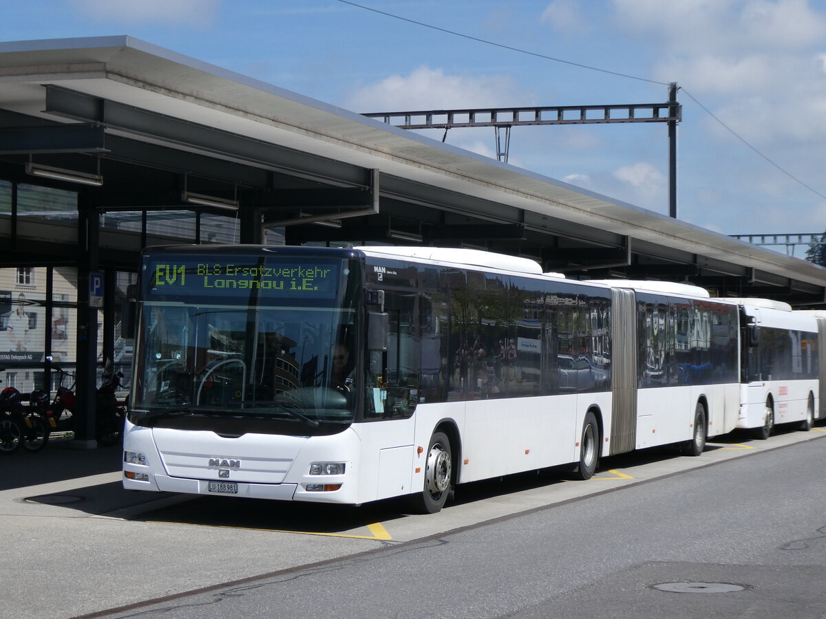 (274'335) - Hfliger, Sursee - Nr. 7/LU 188'981 - MAN (ex St. Gallerbus, St. Gallen Nr. 298) am 28. April 2025 beim Bahnhof Schpfheim