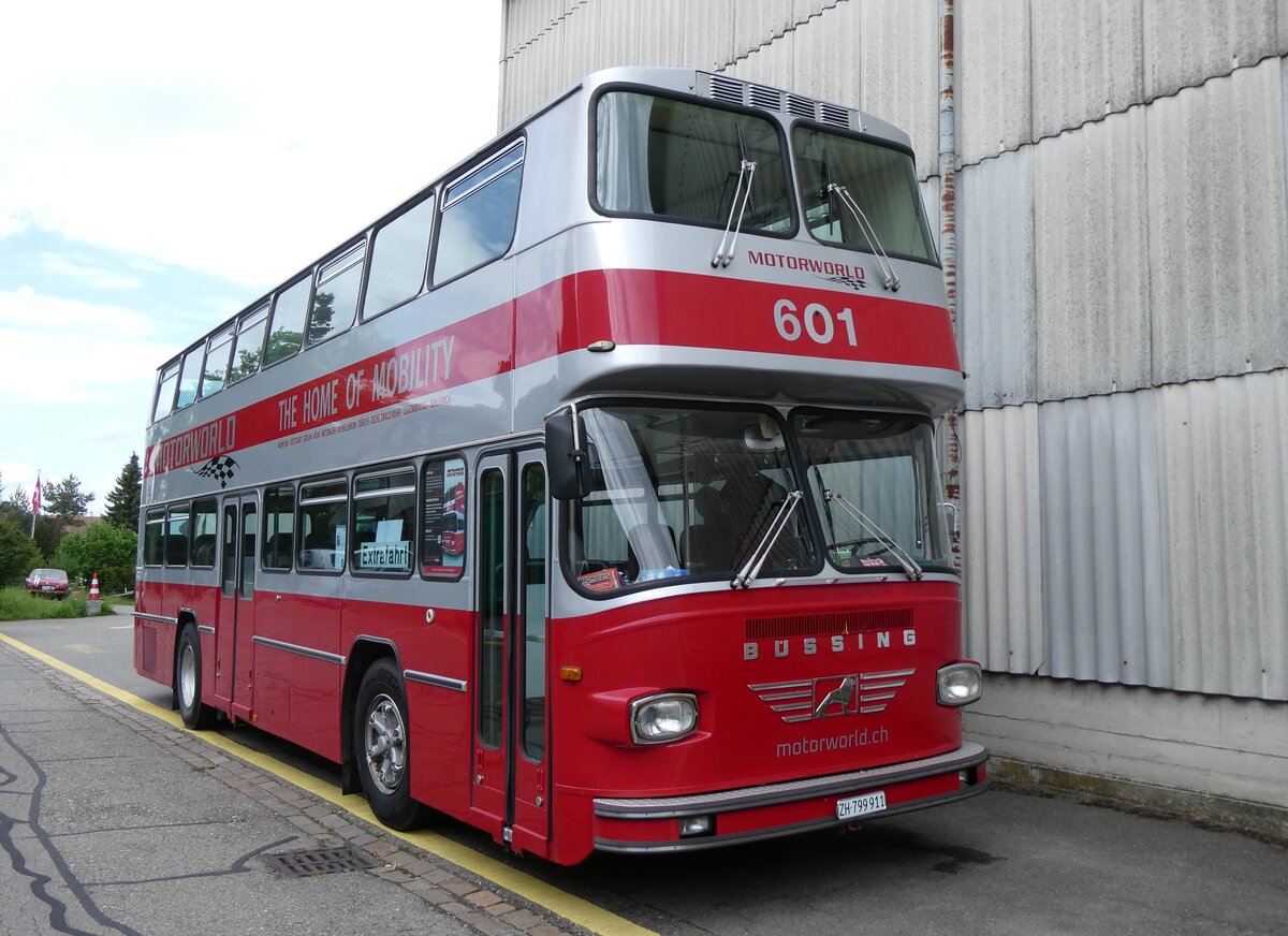 (274'536) - Motorworld, Kemptthal - Nr. 601/ZH 277'911 - Bssing (ex WV Winterthur Nr. 601; ex WV Winterthur Nr. 201; ex Amt fr Luftverkehr, Zrich Nr. 47; ex Swissair, Zrich Nr. 23) am 3. Mai 2025 in Attikon, Wegmller
